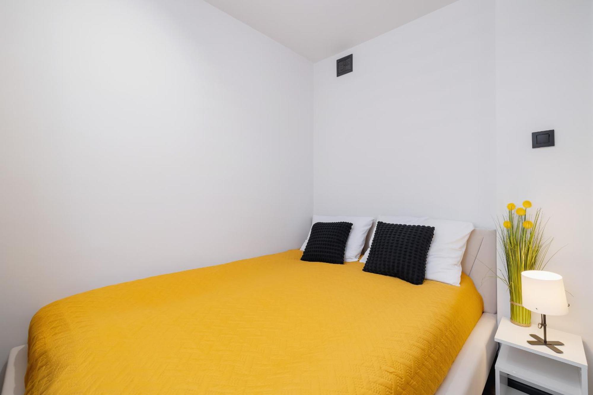 City Center One-Bedroom Apartment With Bathtub By Noclegi Renters Rzeszow Ngoại thất bức ảnh