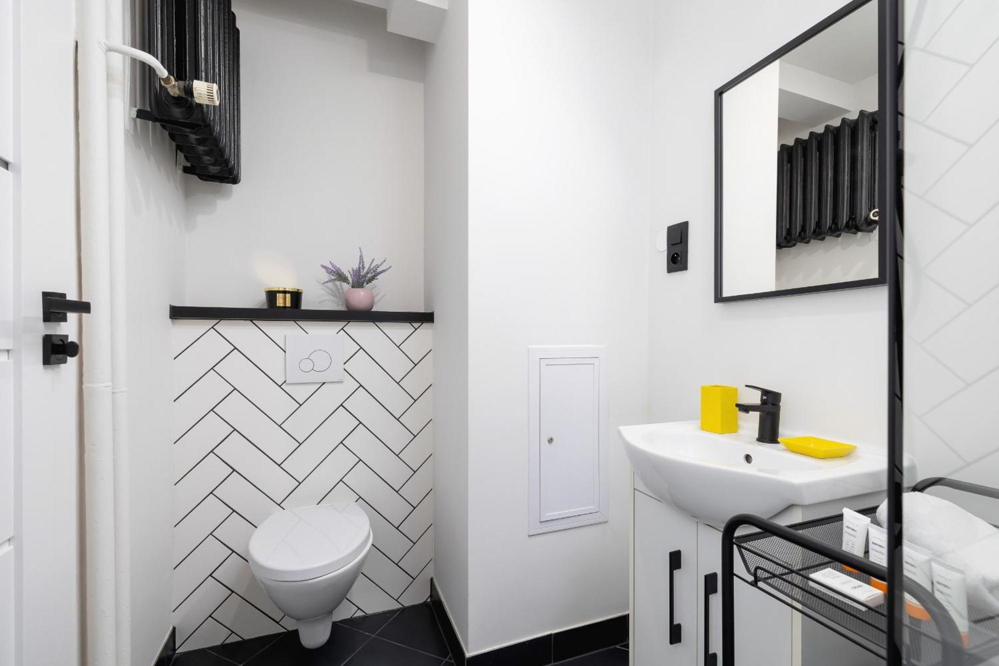 City Center One-Bedroom Apartment With Bathtub By Noclegi Renters Rzeszow Ngoại thất bức ảnh